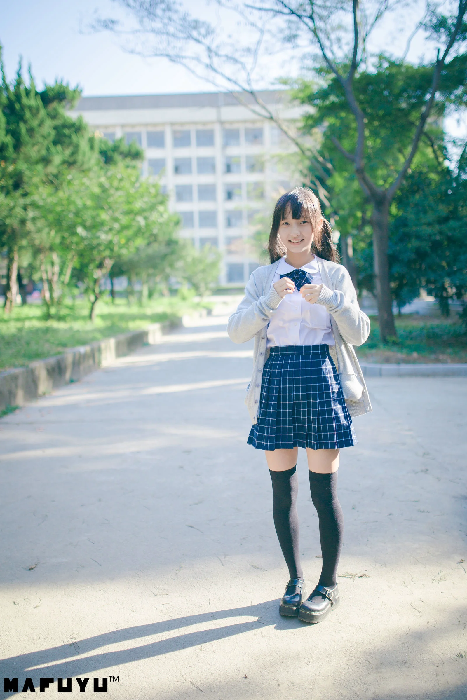 神楽坂真冬《阳光校服系列》 [萝莉COS] 写真集 - 爱照片