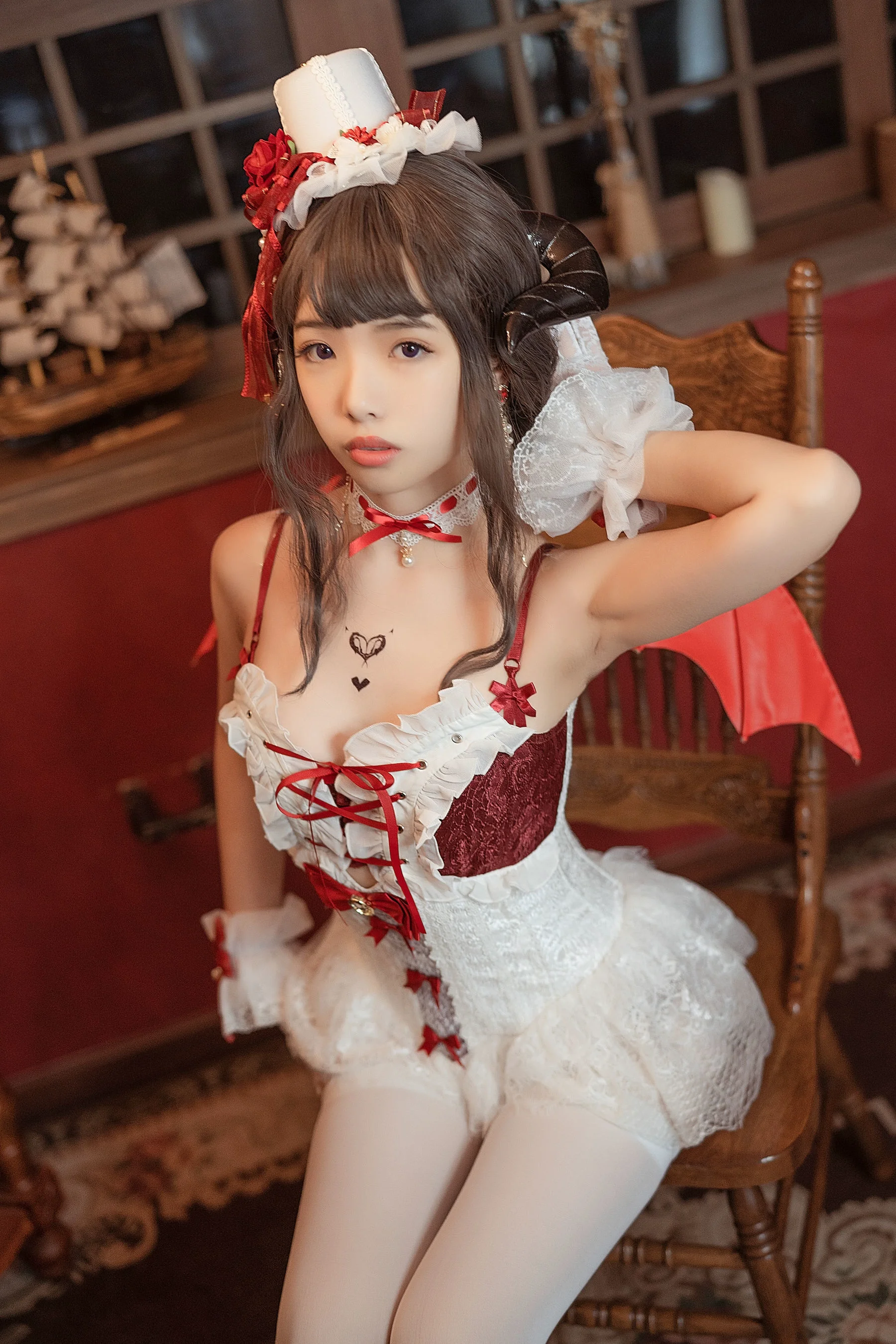 雯妹《魅魔 Elegant devil》 [萝莉COS] 写真集 - 爱照片