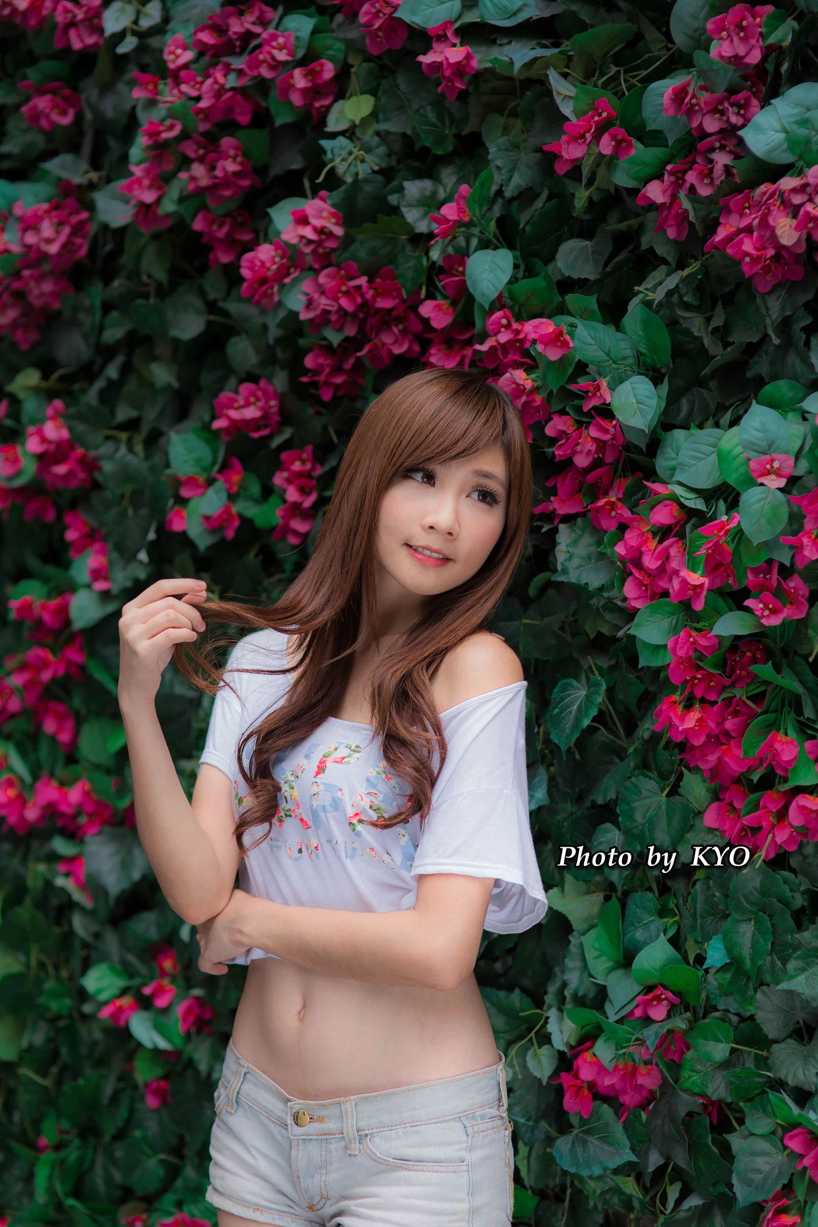 張雅筑Chu 《綻放 in 忠孝敦化外拍》写真集 - 爱照片
