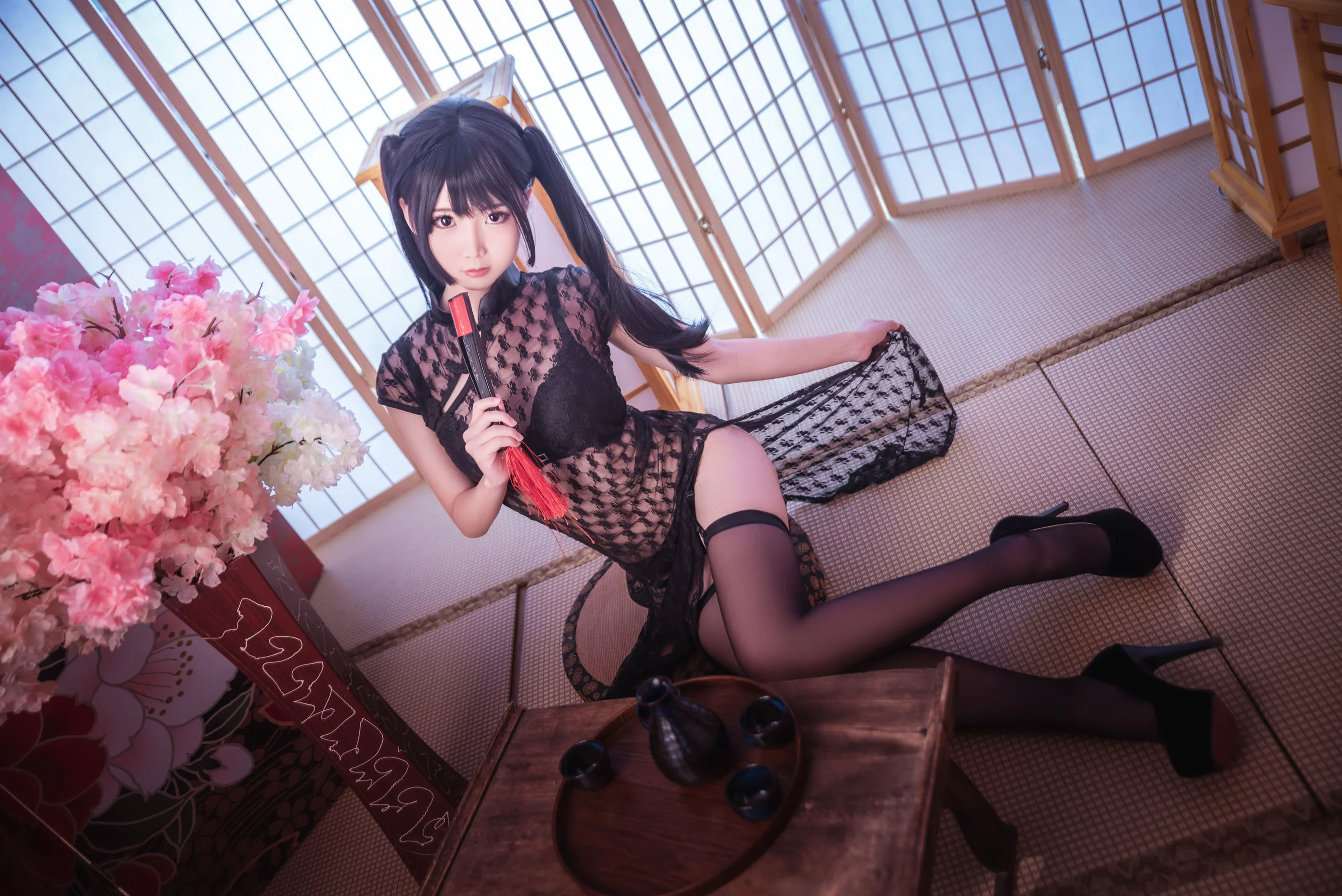 面饼仙儿《黑丝情趣旗袍》 [萝莉COS] 写真集 - 爱照片