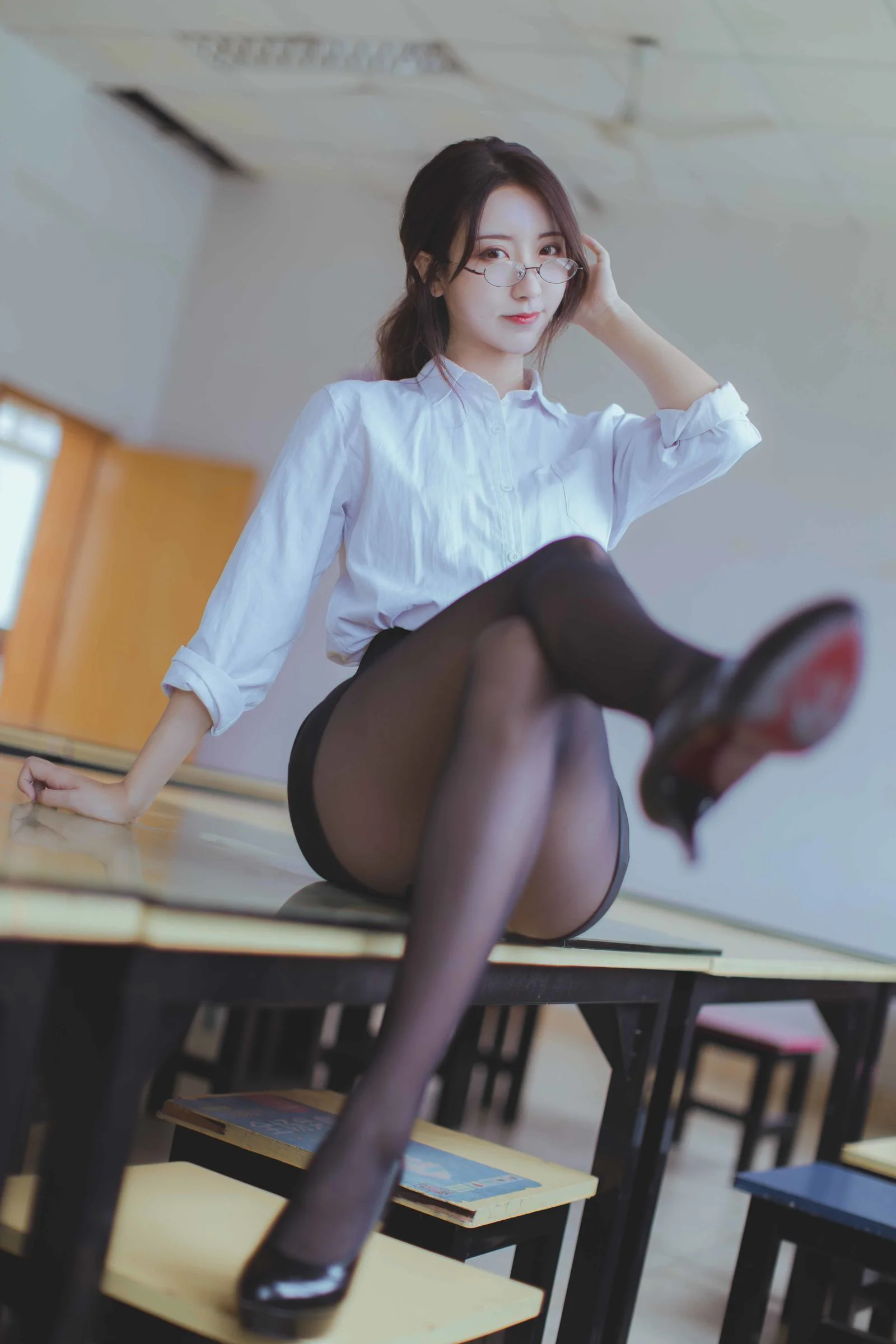 黑川《黑丝教师》 [萝莉COS] 写真集 - 爱照片