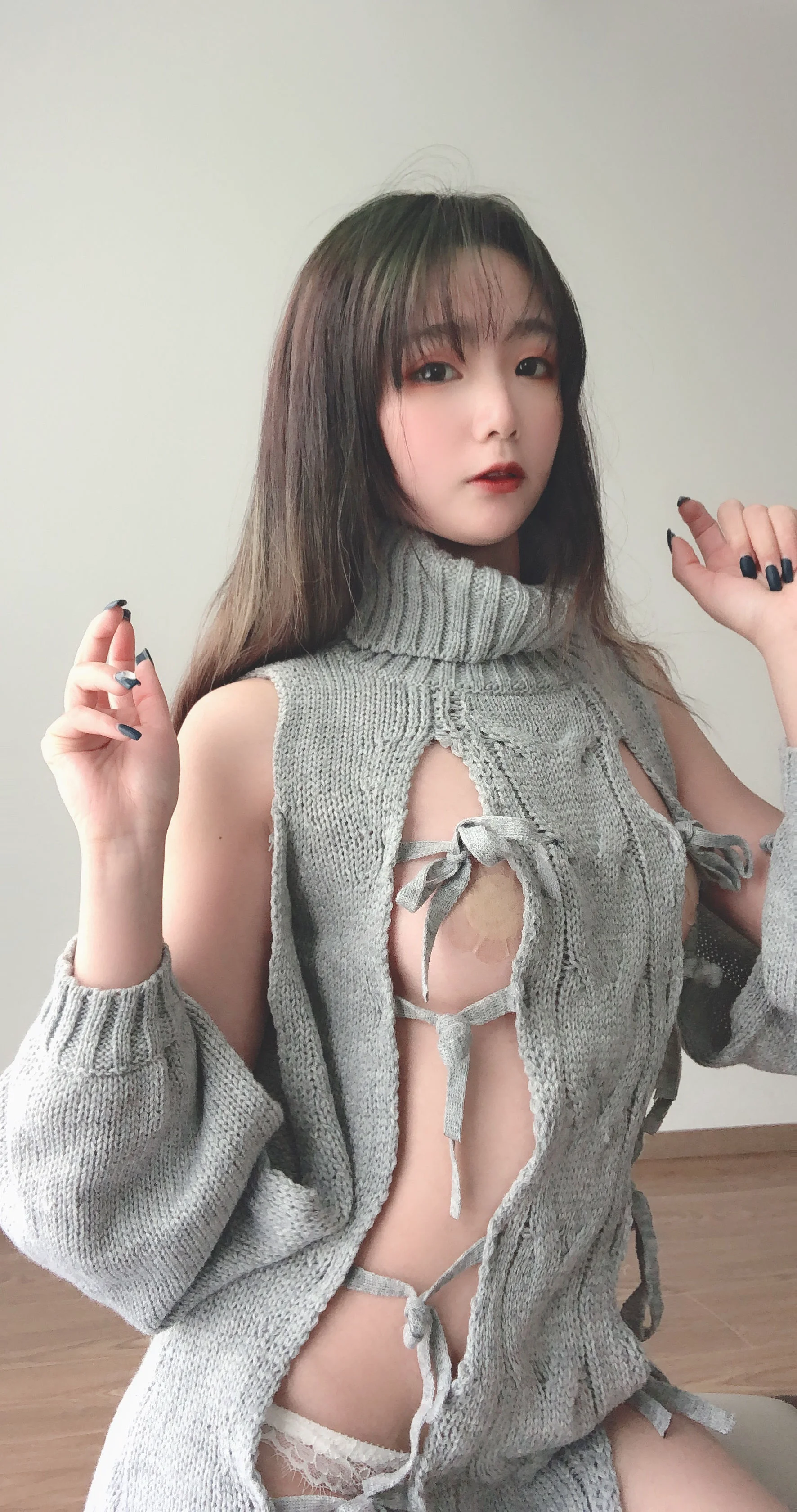 萌妹是青水 《露背毛衣》 写真集 - 爱照片