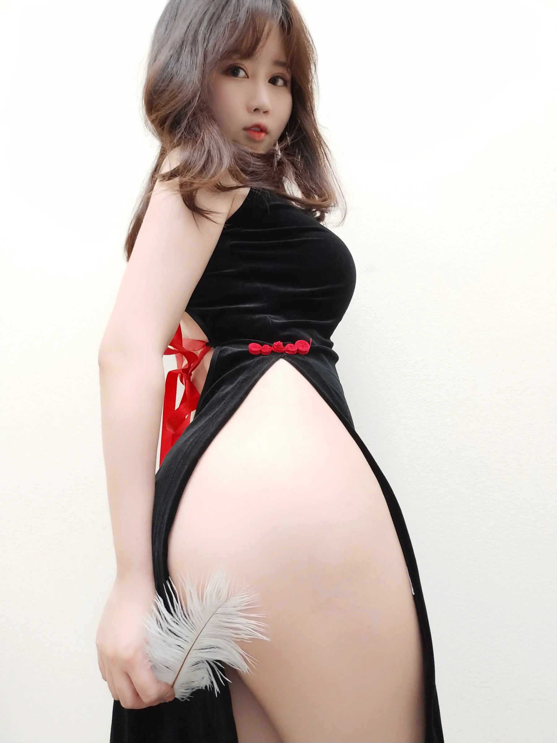 [美女Coser] 是依酱呀 《旗袍》 写真集 - 爱照片