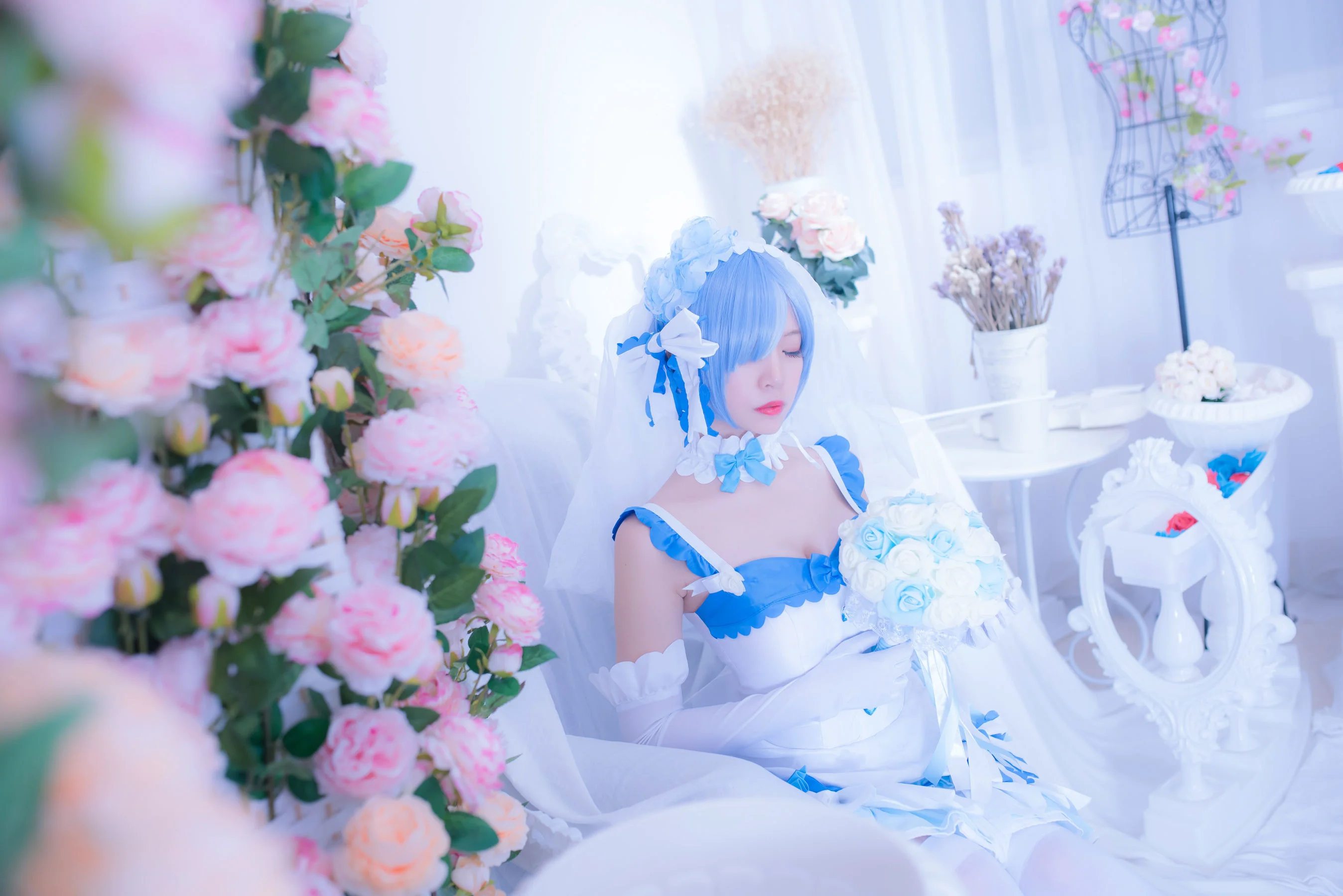 人气Coser二佐Nisa 《雷姆花嫁》 写真集 - 爱照片